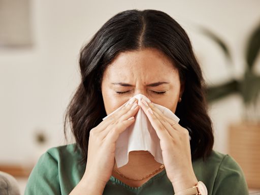 Foods that could help with hay fever as Met Office issues pollen bomb warning