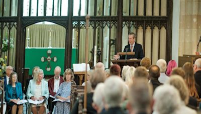 Memorial service held for renowned Mere doctor David Longbourne