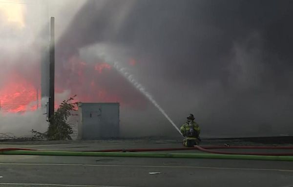 Fire at Sacramento recycling facility produces plume of smoke