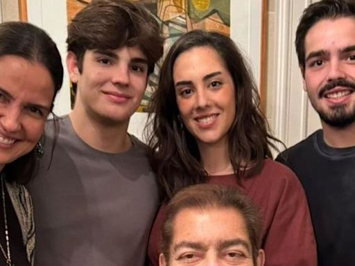 Faustão surge em nova foto ao lado de sua esposa e filhos: "Turma linda"