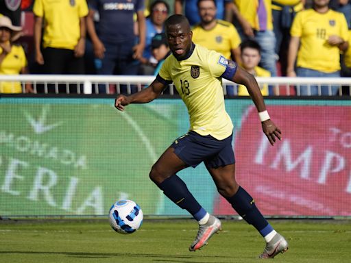 Enner Valencia ve la primera roja de la Copa América