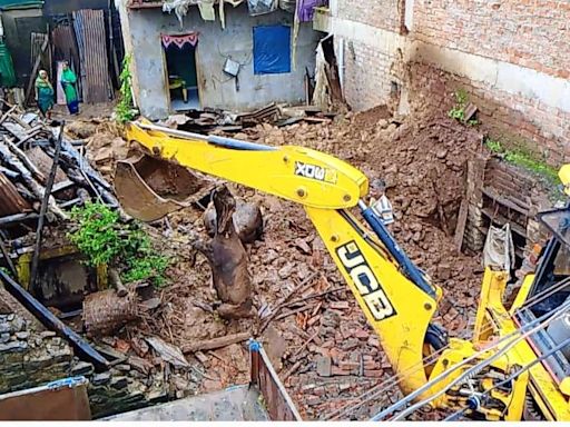 Satara Briefs: Cattle Killed in House Collapse; Anganwadi Wall Collapses Due to Heavy Rain