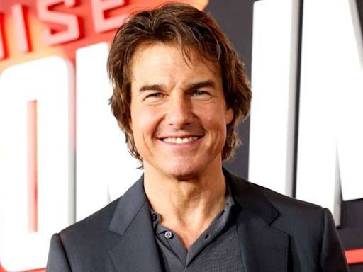 Tom Cruise Pictured With His Children in Rare Resurfaced Photo