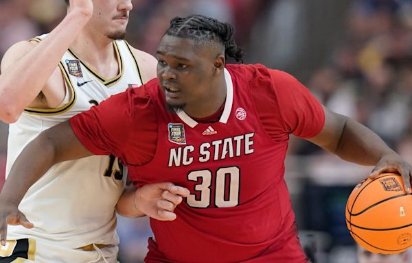 Cleveland Cavaliers Sign NC State Center DJ Burns