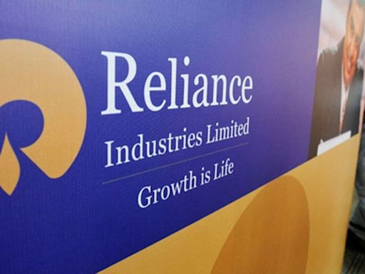 Mukesh Ambani's Reliance Industries signs a one-year deal with Russia's Rosneft