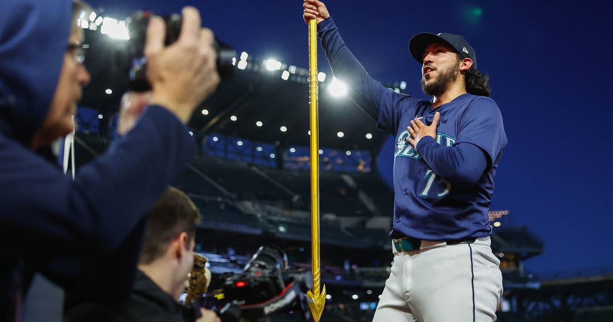 Mariners’ Andrés Muñoz made learning English a priority. He’s inspiring kids to do the same.