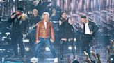 Jon Bon Jovi sings new song, dishes on Vegas wedding on 'American Idol' season finale