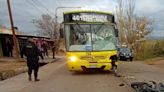 Trágico accidente en Las Heras: una moto chocó de frente contra un colectivo y murieron dos personas | Policiales