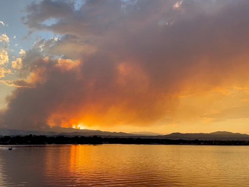 Western wildfires latest: 1 dead in new Colorado blaze as containment expanded on huge California fire