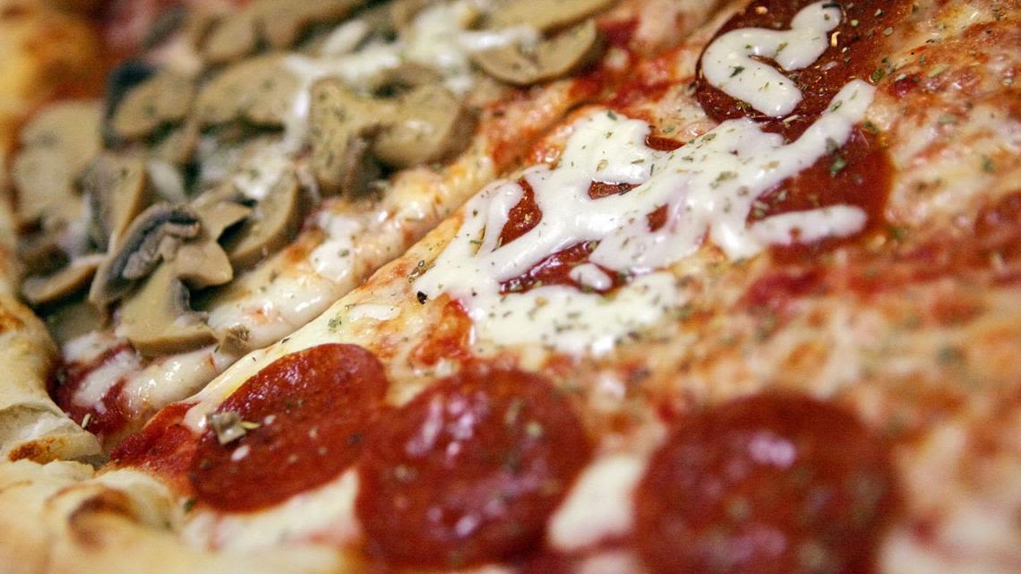 2 Western New York pizzerias named among 50 best in U.S.