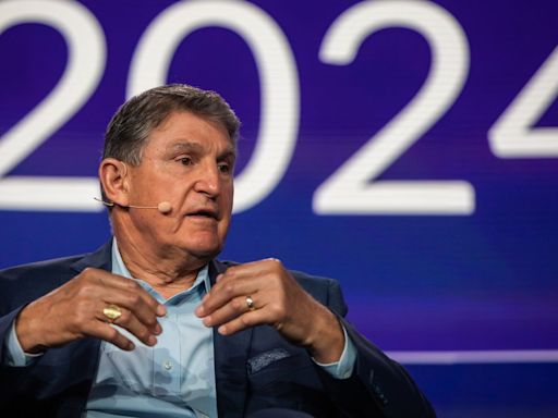 Joe Manchin leaves the Democratic Party, files as independent