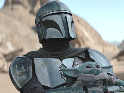 New Mandalorian & Grogu Movie Footage May Reveal A Bold Star Wars Strategy - Looper