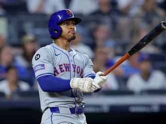 Mets slug five homers, complete Subway Series sweep of Yankees with 12-3 romp