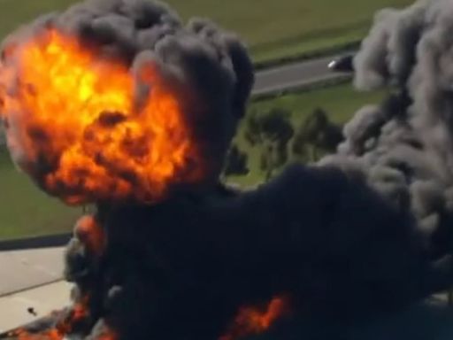 Derrimut fire, Melbourne: Chemical explosion sparks large factory fire