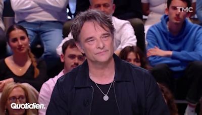 Quotidien : “C’est hyper compliqué”, David Hallyday très ému face à une archive sur sa mère Sylvie Vartan