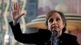 Se veía venir: Carmen Aristegui es tachada de traidora por seguidores de AMLO