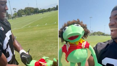 Raiders Troll Patrick Mahomes With Kermit The Frog Puppet At Training Camp