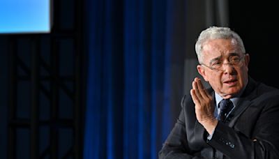 El expresidente de Colombia Álvaro Uribe pide recusar al fiscal de caso en su contra