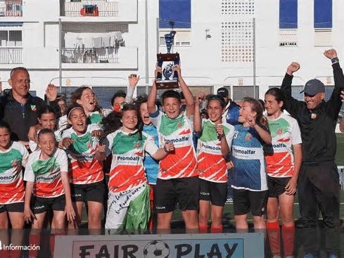 Azahar de Sevilla y Atlantis Cartaya ganan los premios Oro y Plata del I Torneo de Fútbol 7 Femenino 'Fair Play' de Isla Cristina