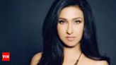 Rituparna Sengupta faces backlash at a protest demonstration over RG Kar rape-murder; Tollywood celebs slam the mob | Bengali Movie News - Times of India