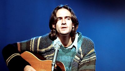 James Taylor’s Greatest Hits: His 13 Top Tracks