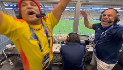 Video: el eufórico festejo del Pibe Valderrama y Chicho Serna tras el triunfo de Colombia