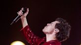 Harry Styles struck in the face by object during Vienna concert