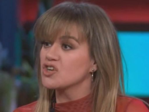 Kelly Clarkson fans FUMING as show is pulled off air without warning