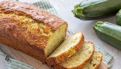 Cake apéro de Cyril Lignac : la recette facile au chèvre et à la courgette et l'ingrédient qu'il glisse dans la pâte