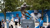 Barry Sanders statue shows Detroit Lions great in middle of one of his iconic runs