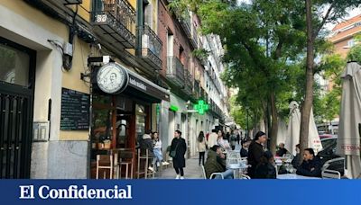 El pacto que provoca la ley seca del café en Lavapiés: "A las seis dejamos de servir"