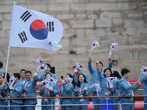 2024 Paris Olympics: IOC Prez apologizes to South Korean Prez Yoon Suk Yeol over phone for North Korea gaffe at opening ceremony
