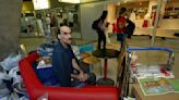 Muere en aeropuerto de París iraní que inspiró "La Terminal"