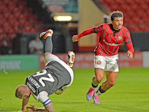 ...as the type of player he would "want to go to war with" after the Walsall forward redeemed his earlier penalty miss to score the winner in the shoot-out against Exeter City in the EFL Cup. Josh Gordon saw his penalty...