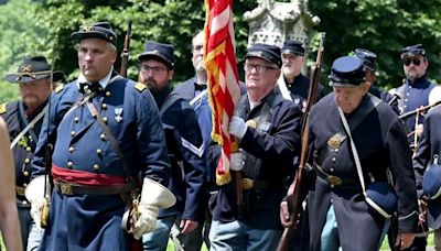 Memorial Day pictures of Decoration ceremony at Laurel Hill Cemetery