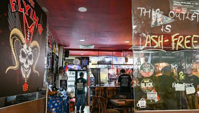 A Singapour, un bar heavy metal apporte une touche "différente"