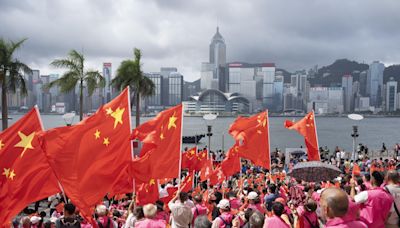 Pekín regala dos pandas a Hong Kong por el 27º aniversario del retorno de la ciudad