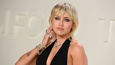 Miley Cyrus rompe en llanto al recibir premio Disney Legend - El Diario NY