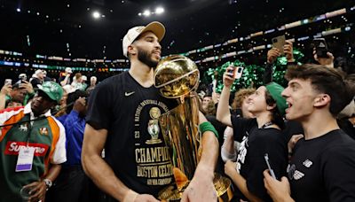 Tom Brady Celebrated Celtics’ Championship With Perfect Four-Word Tweet