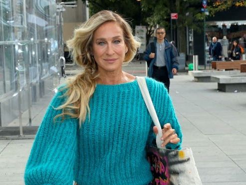 Sex And The City's Carrie Bradshaw Is Telling Us To Match Our Jumpers And Tights This Autumn