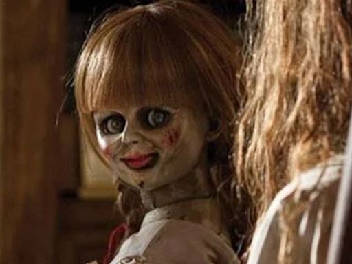 Maldição? Annabelle original pega fogo e causa medo no Rio