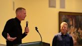 Symposium featuring Phil Simms and Chris Simms reminds HS coaches of their value