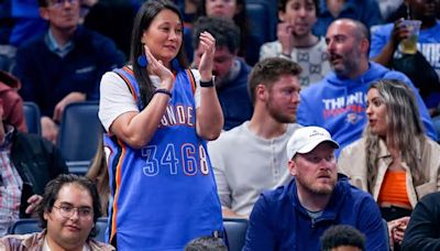 How OKC Thunder superfan Sharee Farmer made her custom Williams trio jersey