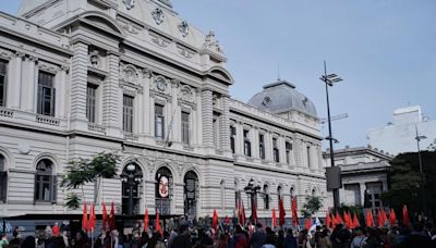 Cómo es el modelo uruguayo de financiamiento universitario que podría inspirar a Chile ante el fin del CAE - La Tercera