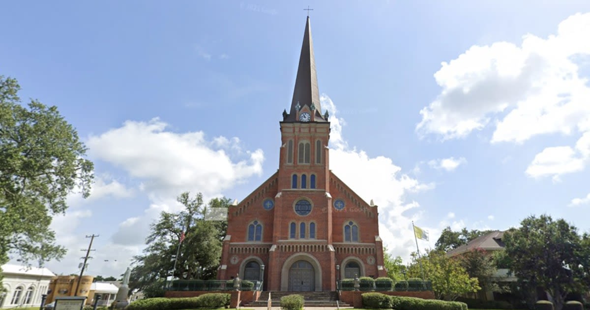 Parishioners stopped teen with a rifle from entering church with 60 children inside