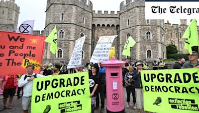 Extinction Rebellion delivers pink postbox of letters for King to Windsor Castle