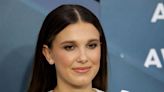 Frente al espejo, Millie Bobby Brown se llevó todas las miradas en pijama