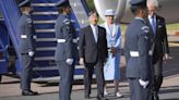 El emperador de Japón llega al Reino Unido para una visita de Estado