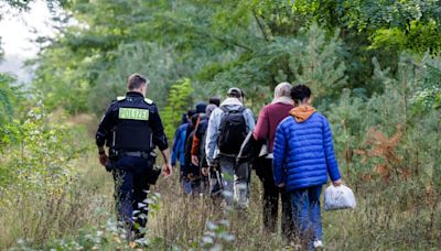 Beamtenbund schlägt Alarm wegen Umfrage: 70 Prozent halten Staat für überfordert