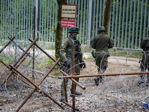 El Parlamento de Polonia despenaliza el uso de armas de fuego en la defensa de la frontera - LA GACETA